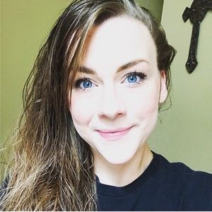 Meet your Posher, Valerie